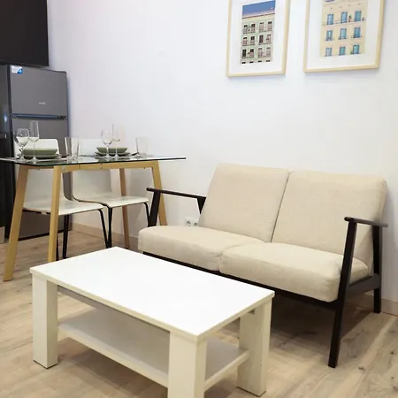 Cozy Near The Camp Nou Stadium Appartamento Barcellona
